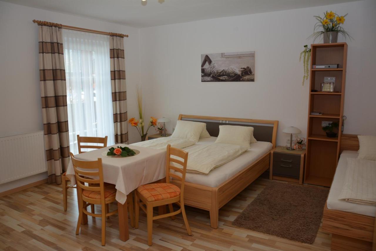 Апартаменти Haus Ingrid Занкт-Ґеорґен-об-Мурау Екстер'єр фото